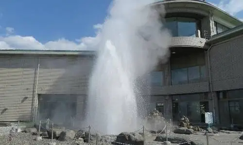 suwako geyser japan