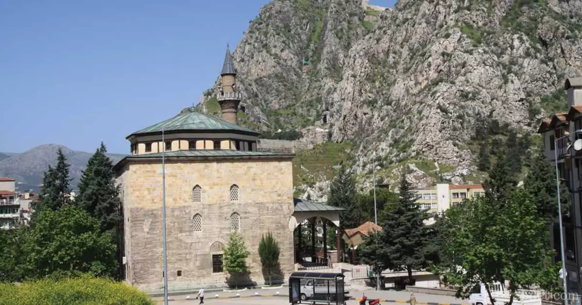 mosquée d'argent d'amasya et marchés locaux