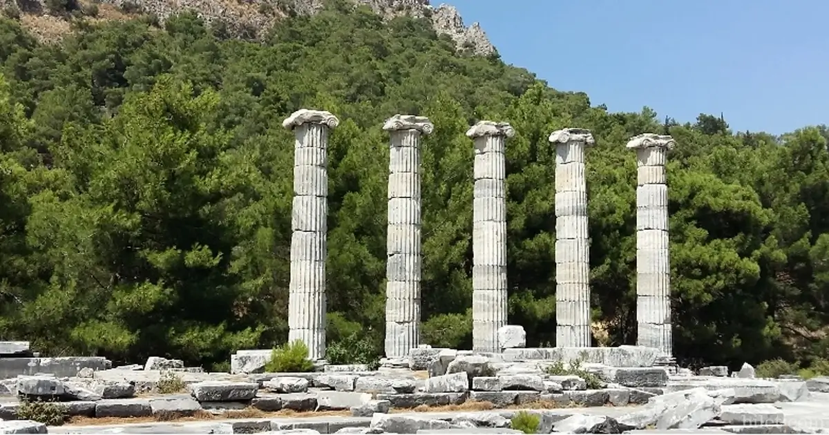 Priene qədim şəhəri