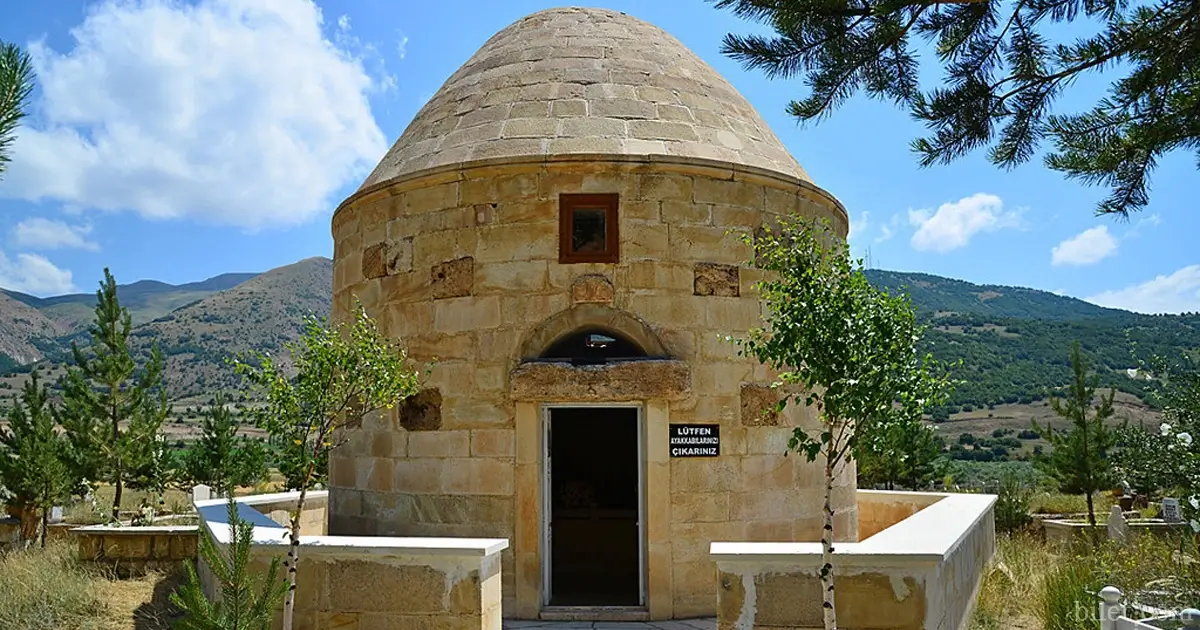 Bayburt Dede Korkut Tomb