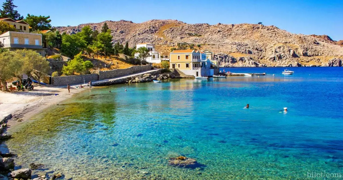 simi adası emporio gialos plajı