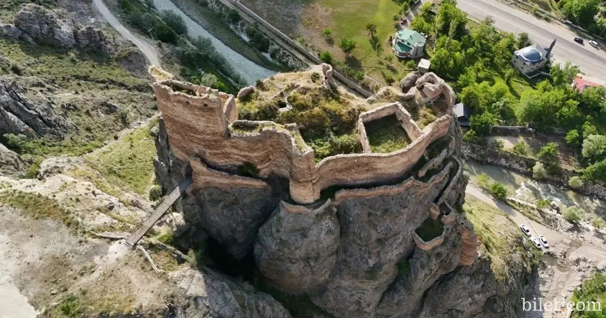 Engüzekkapı Castle