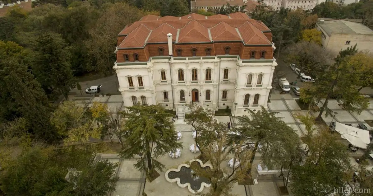 adile sultan palace