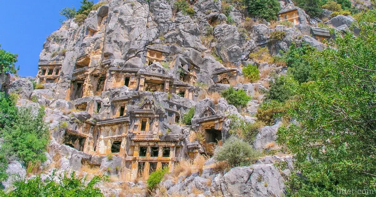 likya kaya mezarları