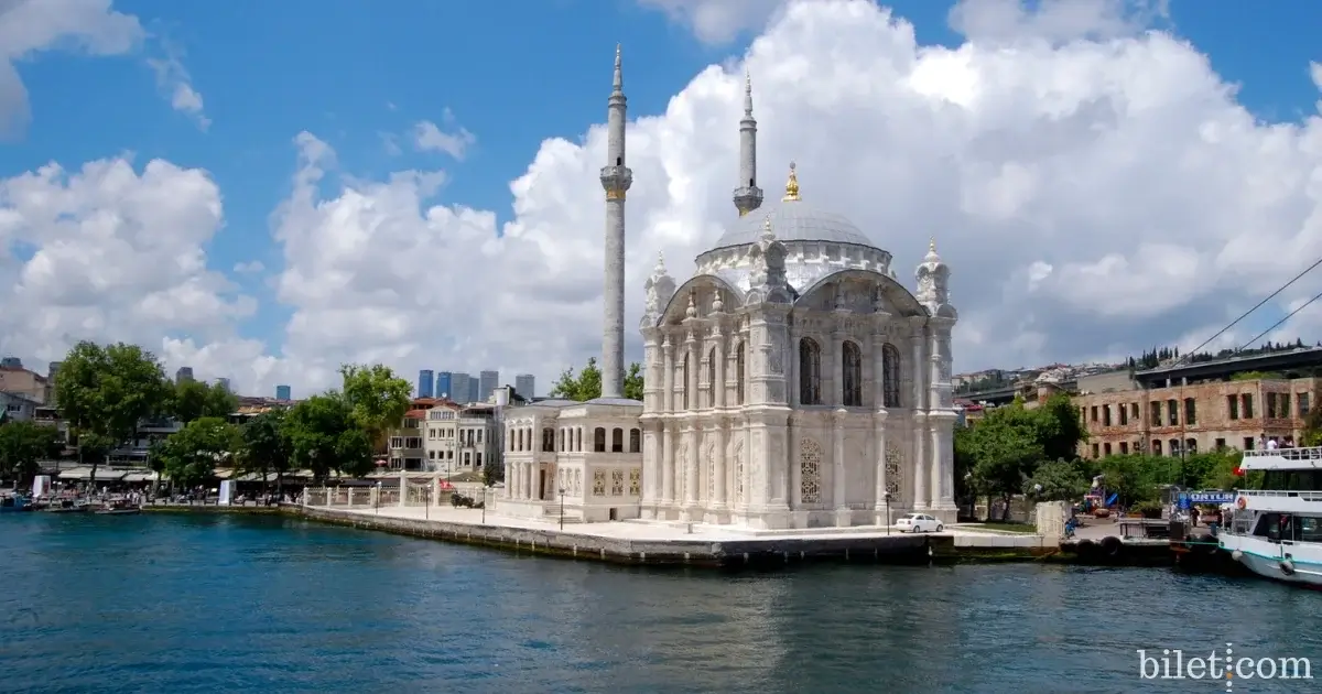 ortaköy meydanı