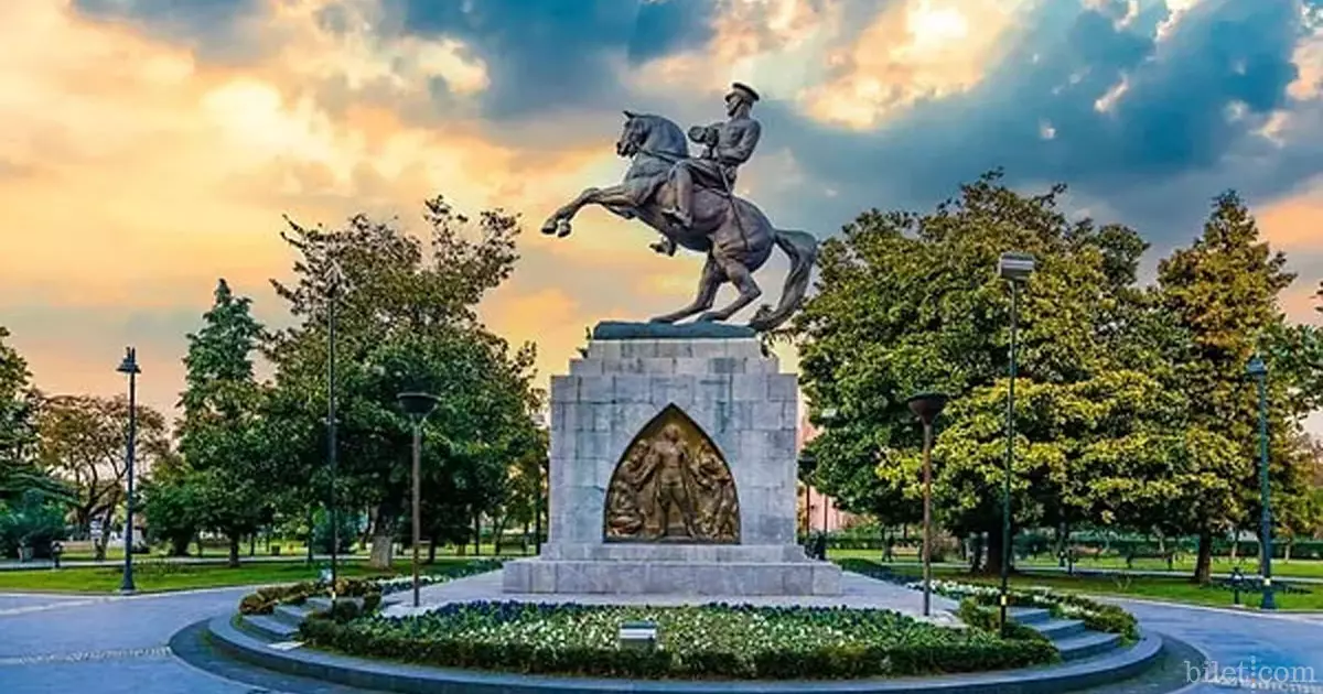 monumento de honor de samsun plaza ataturk