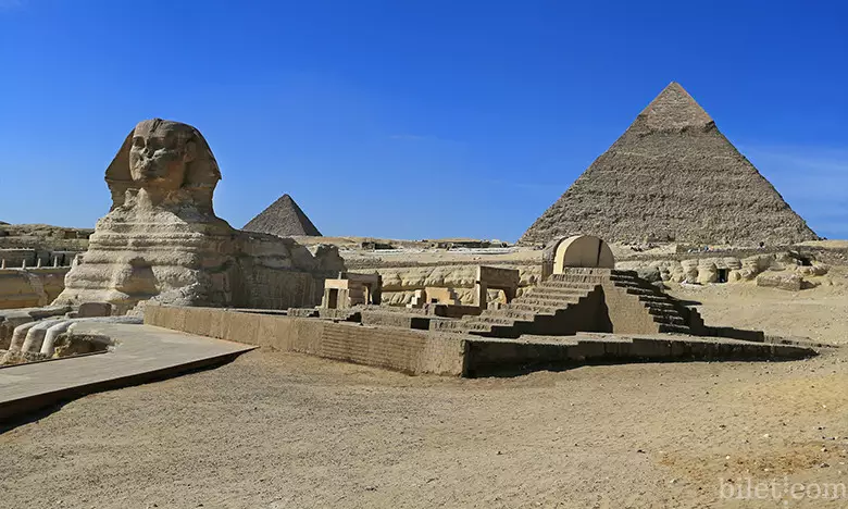 Pyramiden und Sphinx von Gizeh