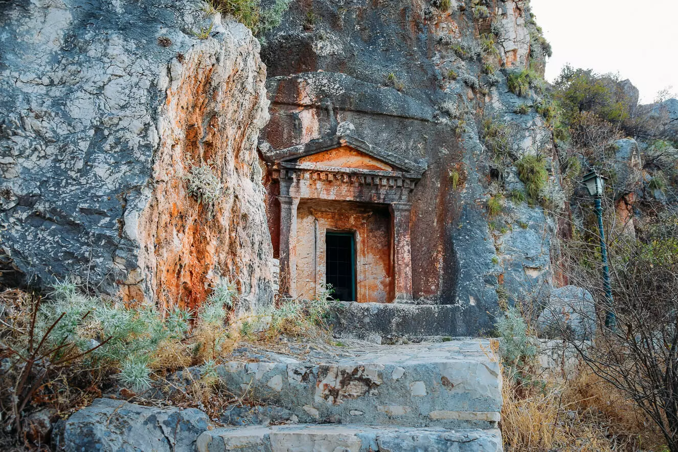 Ликийская гробница Мейс